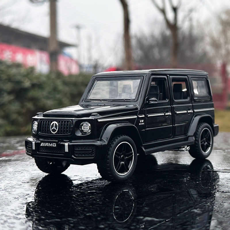 Model Kit Porsche 911 - 1:32 Benz G63 SUV Liga Modelo