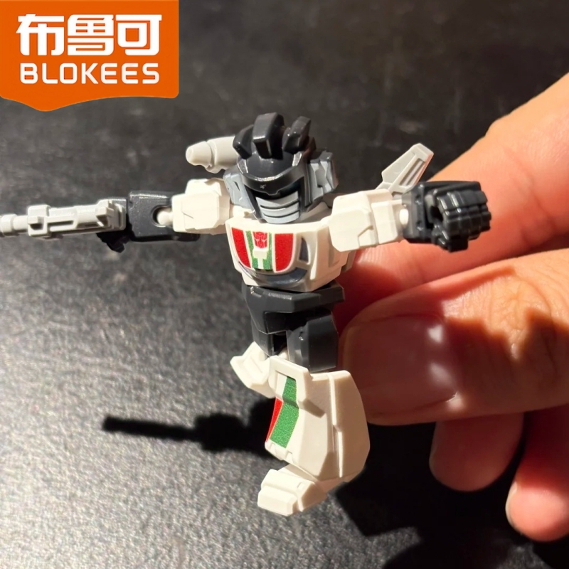 Blokees Transformers Série Def - Model Kit Optimus Prime avaliação e preço